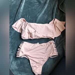 Elegant Pink Ruffled Two-Piece Set bikini